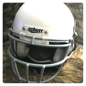 Schutt Youth Football Helmet SA12. Youth Large.